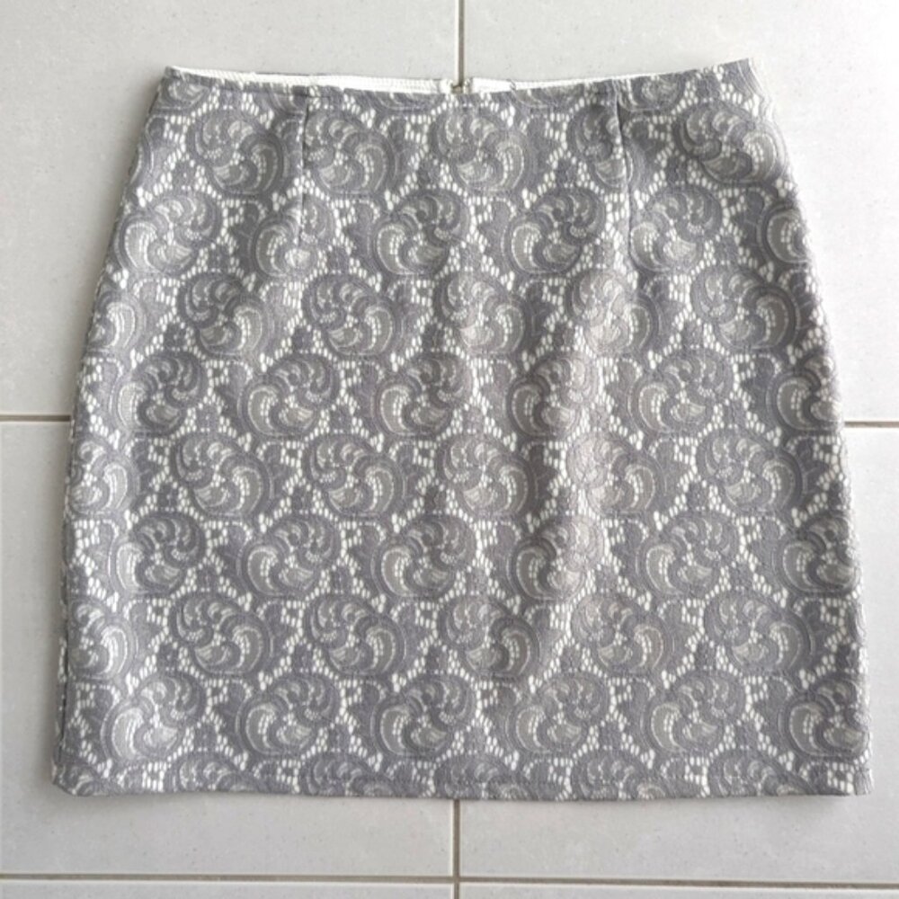Misguided silver gray lace skirt lined size 10